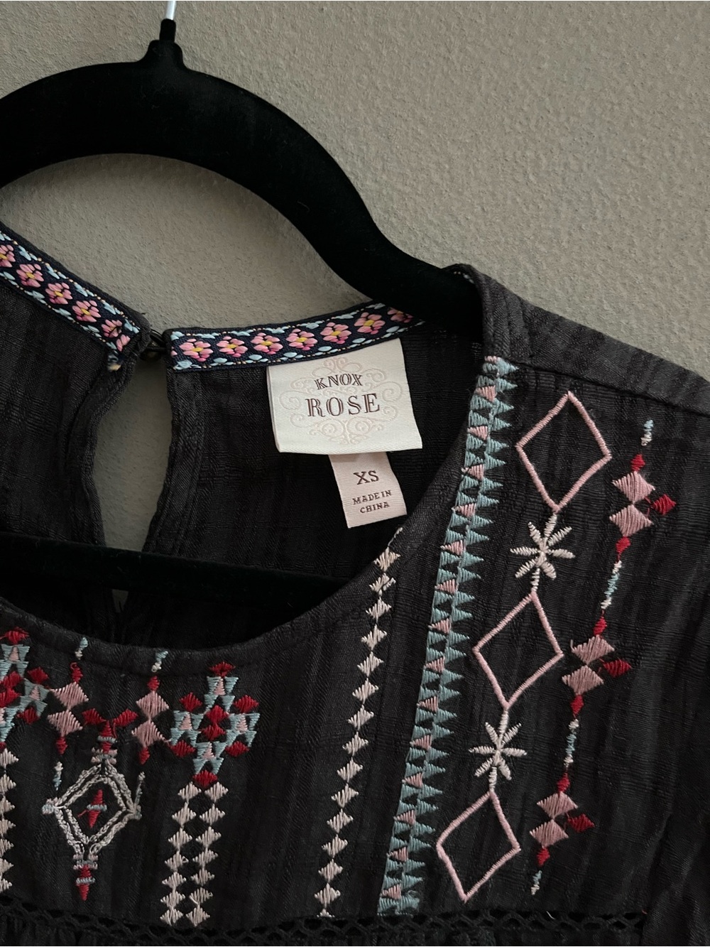 Knox Rose NWT Blouse XS Black Embroidered Boho Aztec Bell Sleeves Whimsigoth - Picture 9 of 16